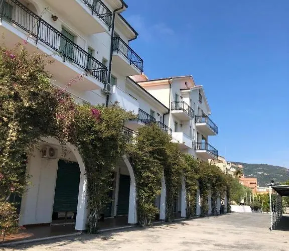 Al Borgo Village Aparthotel Pietra Ligure