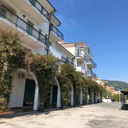 Borgo Degli Ulivi Aparthotel Pietra Ligure